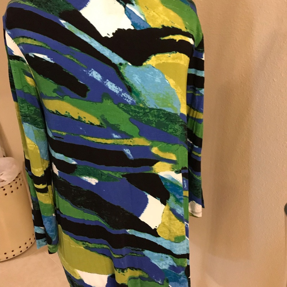 Top - Picture 2 of 5